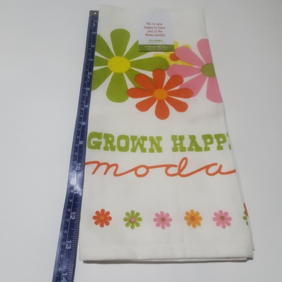 Homegrown Happiness Tea Towel by Moda Fabrics - Picture 6 of 7